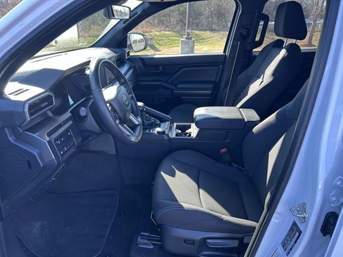 Used 2025 Toyota 4Runner SR5 image 21