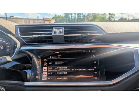 Used 2025 Audi Q3 2.0T Premium image 26