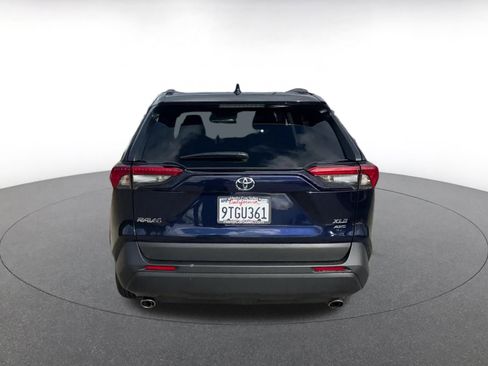 Used 2025 Toyota RAV4 XLE image 12