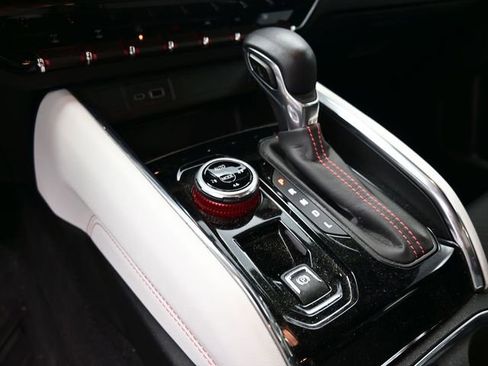 Used 2024 GMC Canyon AT4X w/ AT4X AEV Edition image 31