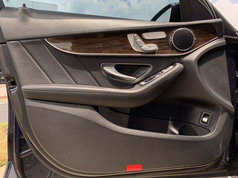 Used 2019 Mercedes-Benz C 300 Sedan image 14