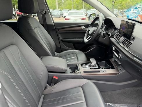 Used 2023 Audi Q5 2.0T Premium w/ Convenience Package AWD/4WD image 9