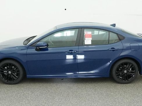 New 2026 Toyota Camry SE FWD image 3