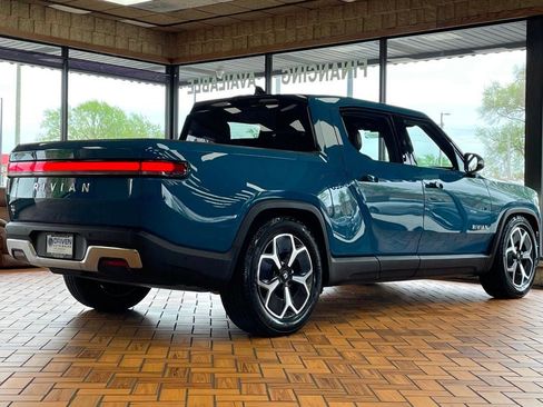 Used 2022 Rivian R1T Adventure image 12