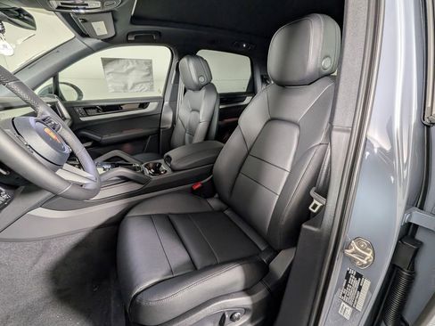 New 2026 Porsche Cayenne image 5