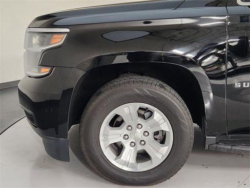 Used 2018 Chevrolet Suburban LT image 11