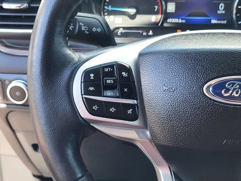 Used 2022 Ford Explorer Limited w/ Equipment Group 301A AWD/4WD image 18