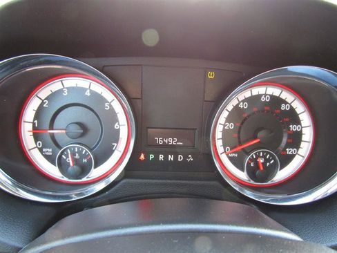 Used 2019 Dodge Grand Caravan SE w/ UConnect Hands-Free Group image 15