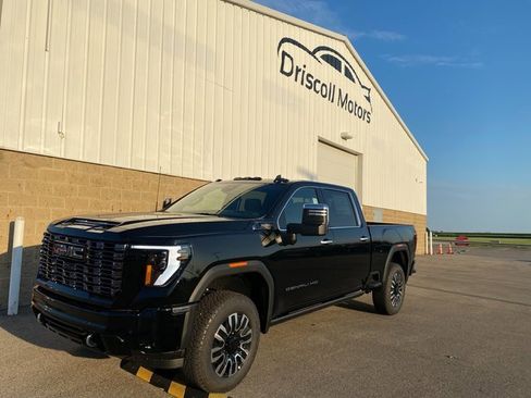 New 2025 GMC Sierra 2500 Denali Ultimate w/ Max Trailering Package image 2