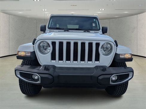 Used 2023 Jeep Wrangler Sahara image 8