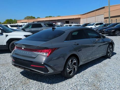 New 2026 Hyundai Elantra Limited image 5