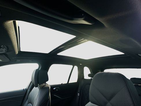 New 2026 BMW X5 sDrive40i w/ Executive Package image 16