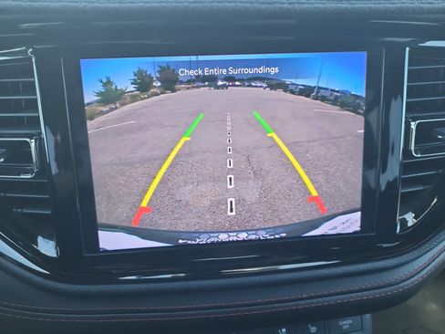 Used 2025 Dodge Durango GT AWD/4WD image 12