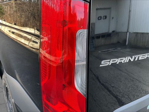 Used 2025 Mercedes-Benz Sprinter 2500 image 6