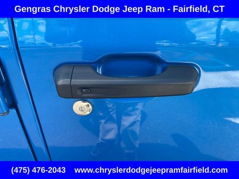 Certified 2025 Jeep Gladiator Sport AWD/4WD image 12