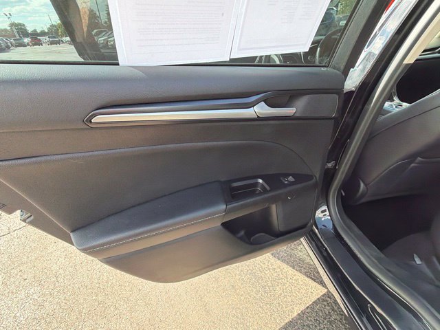 Used 2019 Ford Fusion Titanium FWD image 19