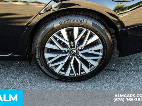 Used 2024 Nissan Altima 2.5 SV FWD image 15