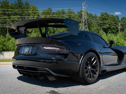 Used 2014 SRT Viper SRT-10 w/ Advanced Aerodynamics Package RWD image 23