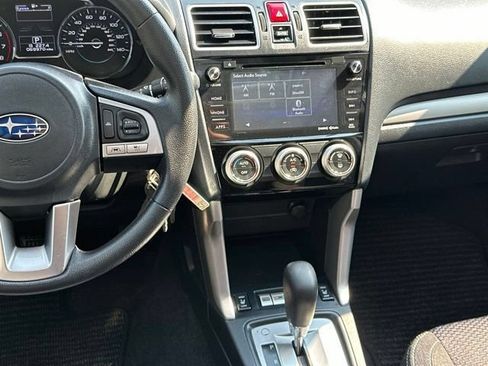 Used 2018 Subaru Forester 2.5i Premium AWD/4WD image 32
