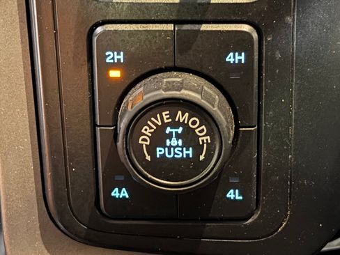 Used 2022 Ford F150 Lariat AWD/4WD image 33