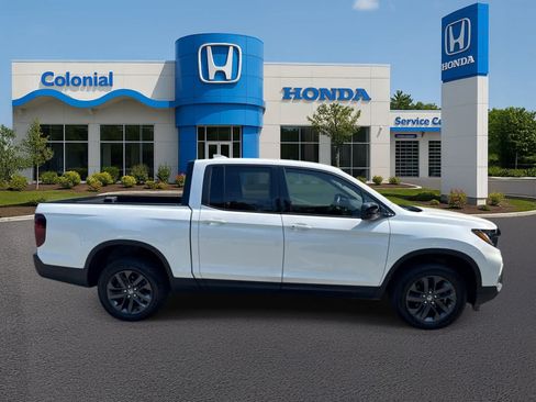 Used 2025 Honda Ridgeline Sport image 8