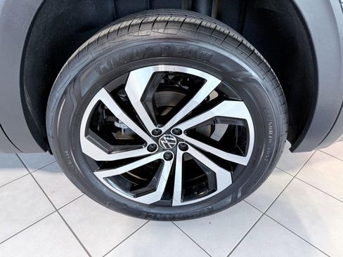 Used 2023 Volkswagen Atlas SEL image 37