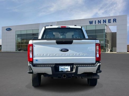 Used 2023 Ford F250 XL w/ XL Chrome Package image 4