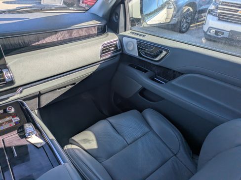 Used 2021 Lincoln Navigator L Reserve image 19
