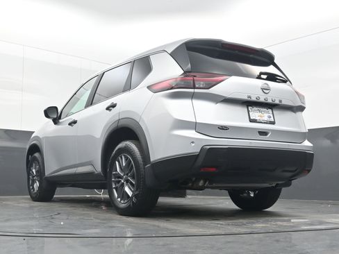 Certified 2025 Nissan Rogue S image 27