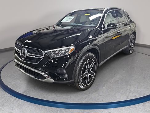 Used 2026 Mercedes-Benz GLC 300 4MATIC image 1