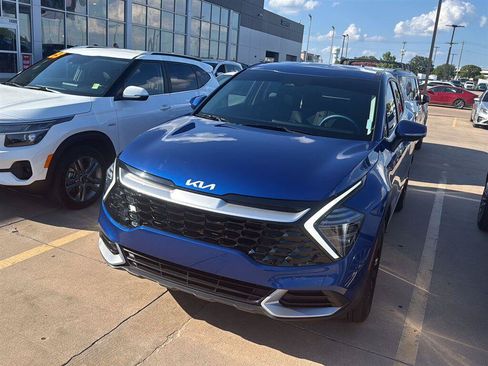 Used 2024 Kia Sportage EX FWD image 2