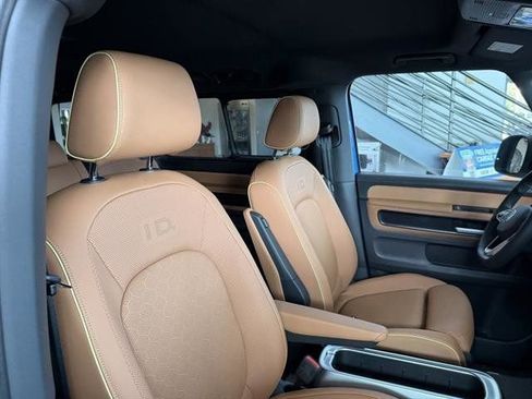 New 2025 Volkswagen ID. Buzz Pro S image 17