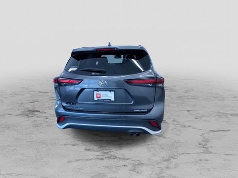 Certified 2025 Toyota Highlander XSE AWD/4WD image 8