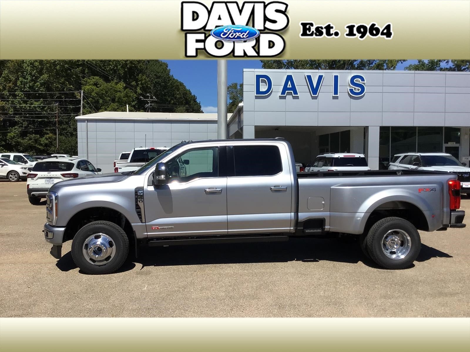 New 2027 Ford F350 Platinum w/ Platinum Plus Package AWD/4WD image 4