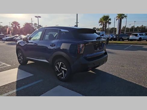 Used 2025 Nissan Kicks SV image 28