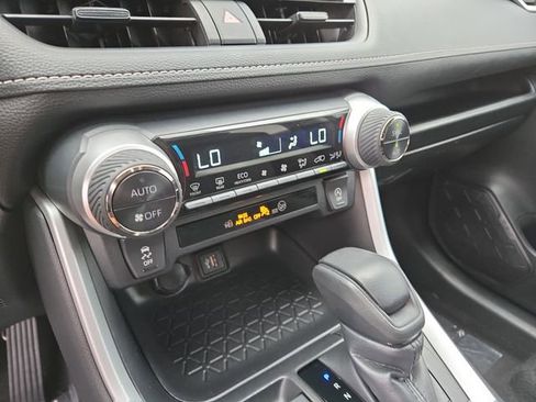 Used 2024 Toyota RAV4 XLE FWD image 21