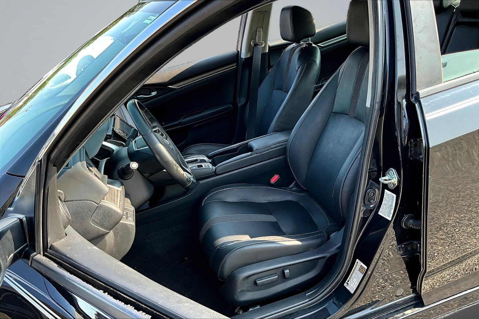 Used 2019 Honda Civic EX-L image 18