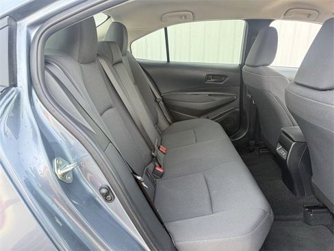 Used 2025 Toyota Corolla LE image 29