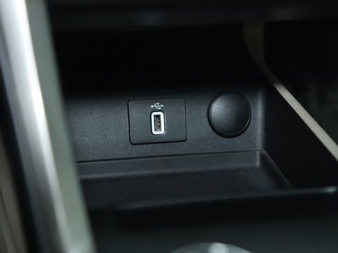 Used 2017 Ford Fusion SE w/ Fusion SE Technology Package image 26