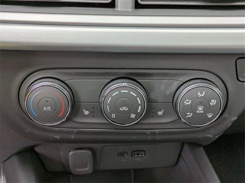 New 2026 Chevrolet Trax RS w/ Sunroof Package image 21