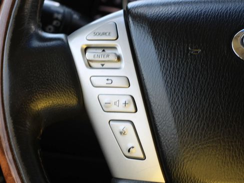 Used 2016 INFINITI QX80 Luxe w/ 22" Wheel Package image 17