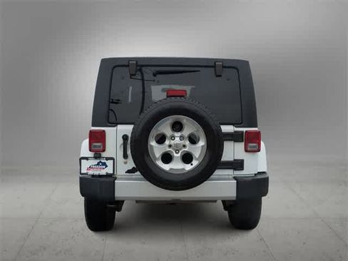 Used 2015 Jeep Wrangler Unlimited Sahara w/ Connectivity Group image 7