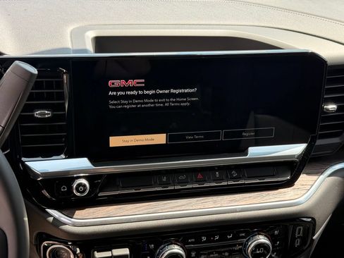 New 2026 GMC Sierra 2500 SLT AWD/4WD image 17