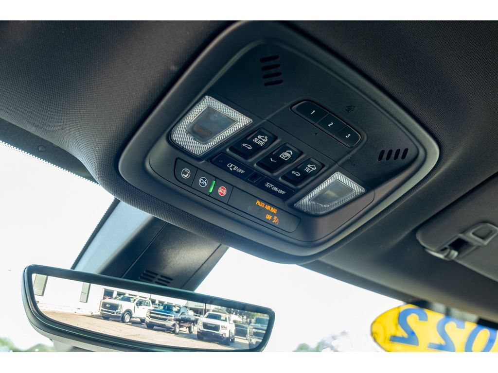 Used 2022 Chevrolet Traverse Premier w/ Redline Edition FWD image 33
