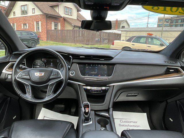 Used 2018 Cadillac XT5 Platinum w/ Driver Assist Package AWD/4WD image 11