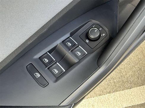 New 2026 Volkswagen Jetta SE image 11