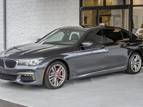 Used 2019 BMW 740i w/ M Sport Package RWD image 6
