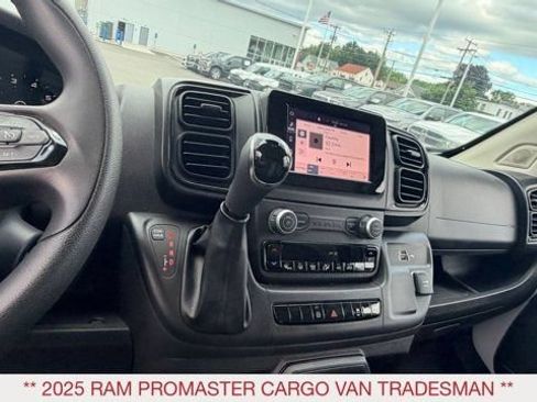 Used 2025 RAM ProMaster 2500 w/ Convenience Group FWD image 13