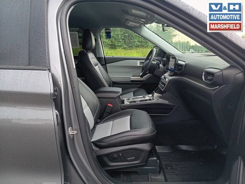 Used 2024 Ford Explorer XLT w/ Equipment Group 202A AWD/4WD image 16