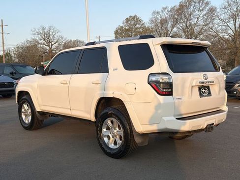 Used 2019 Toyota 4Runner SR5 AWD/4WD image 5